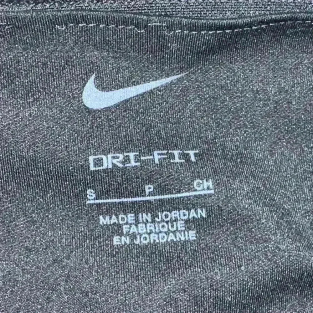 Women’s Dri Fit Nike Black Straight Leg Leggings. Size small - Picture 5 of 6